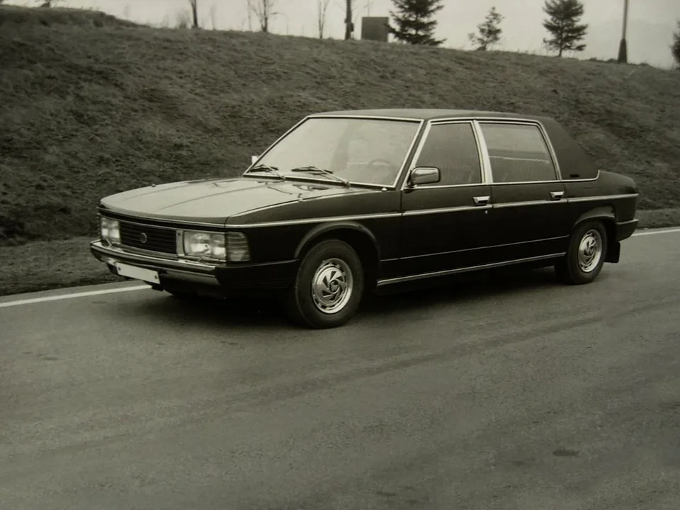 Tatra T613