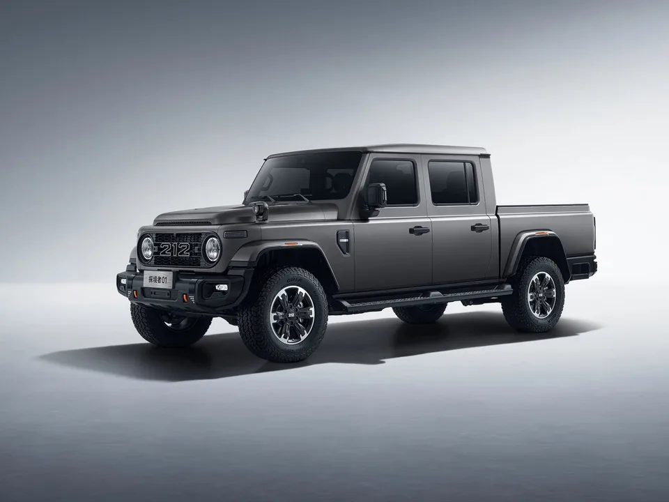 212 Explorer 01