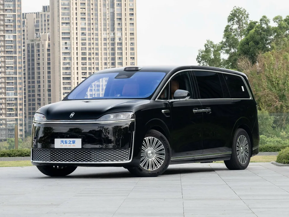 Luxeed V9