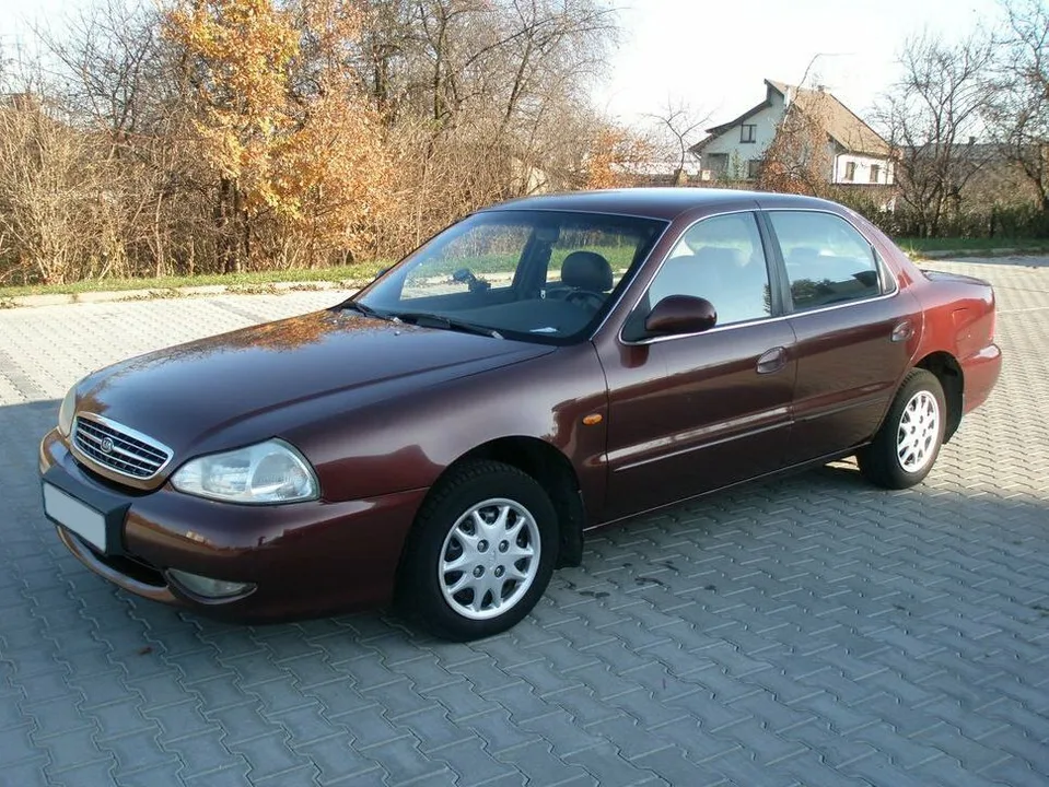 Kia Clarus