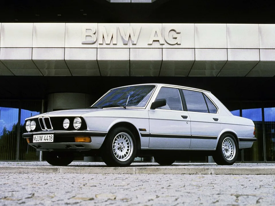 BMW 5 серии, II (E28), Седан