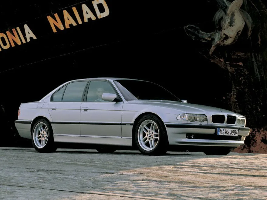 BMW 7 серии, III (E38) Рестайлинг, Седан