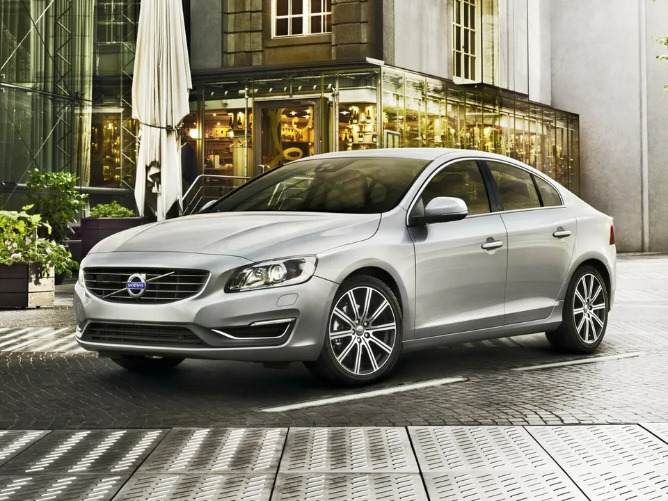Volvo S60, Generation 2, facelift, Sedan