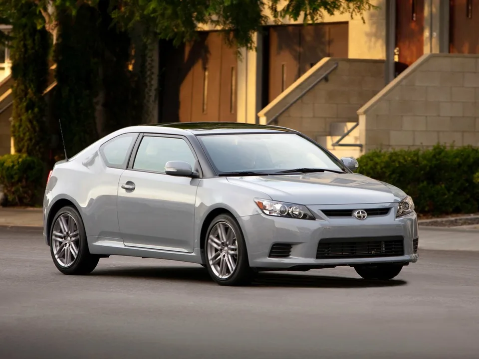 Scion tC, II, Coupe