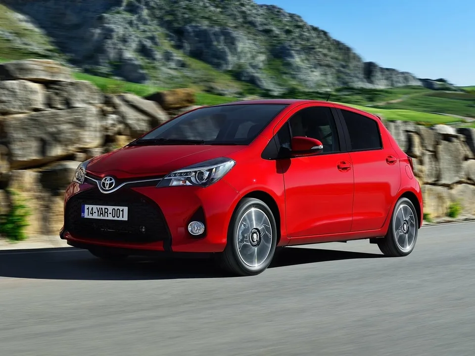 Toyota Yaris, 3 поколение, XP130, рестайлинг, Хэтчбек, 5 дверей