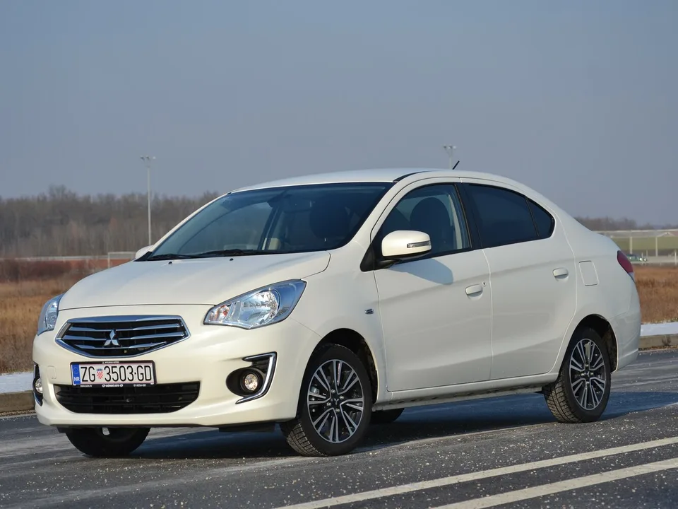 Mitsubishi Attrage, Generation 1, Sedan