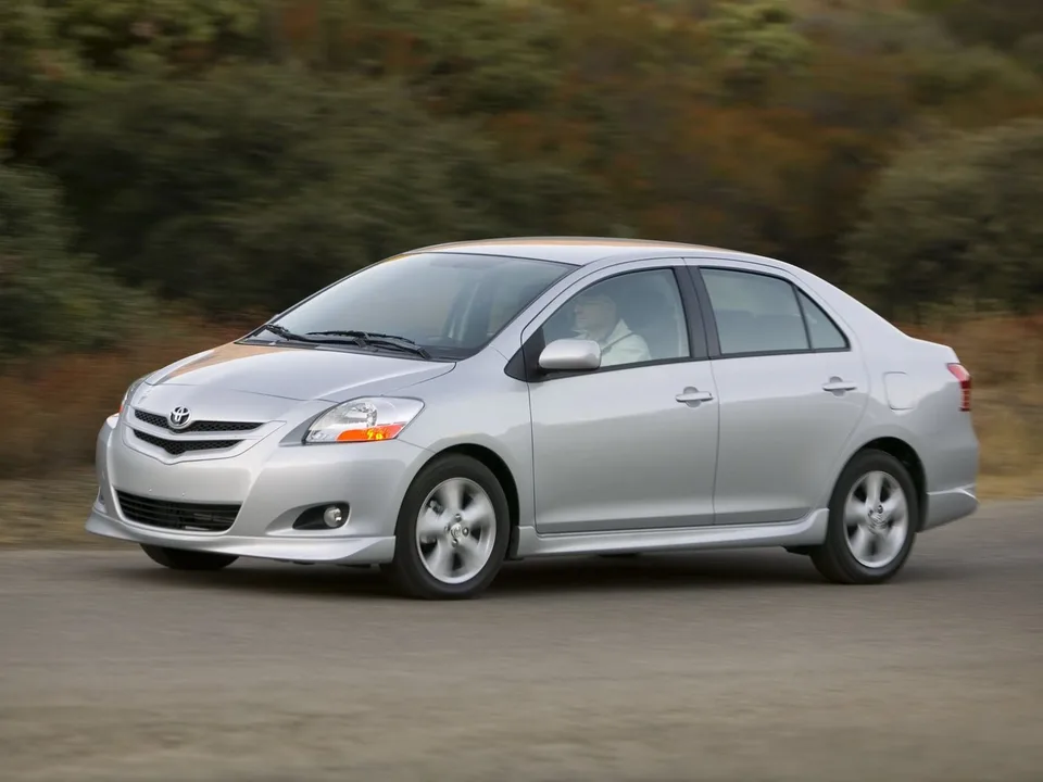Toyota Yaris, 2 поколение, XP90, Седан