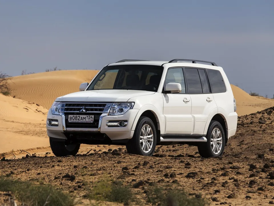 Mitsubishi Pajero, Generation 4, V90, second facelift, Crossover / SUV