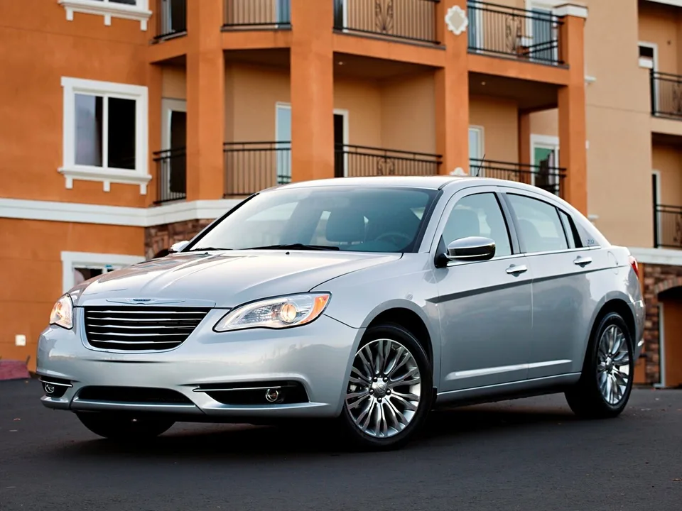 Chrysler 200, Generation 1, Sedan