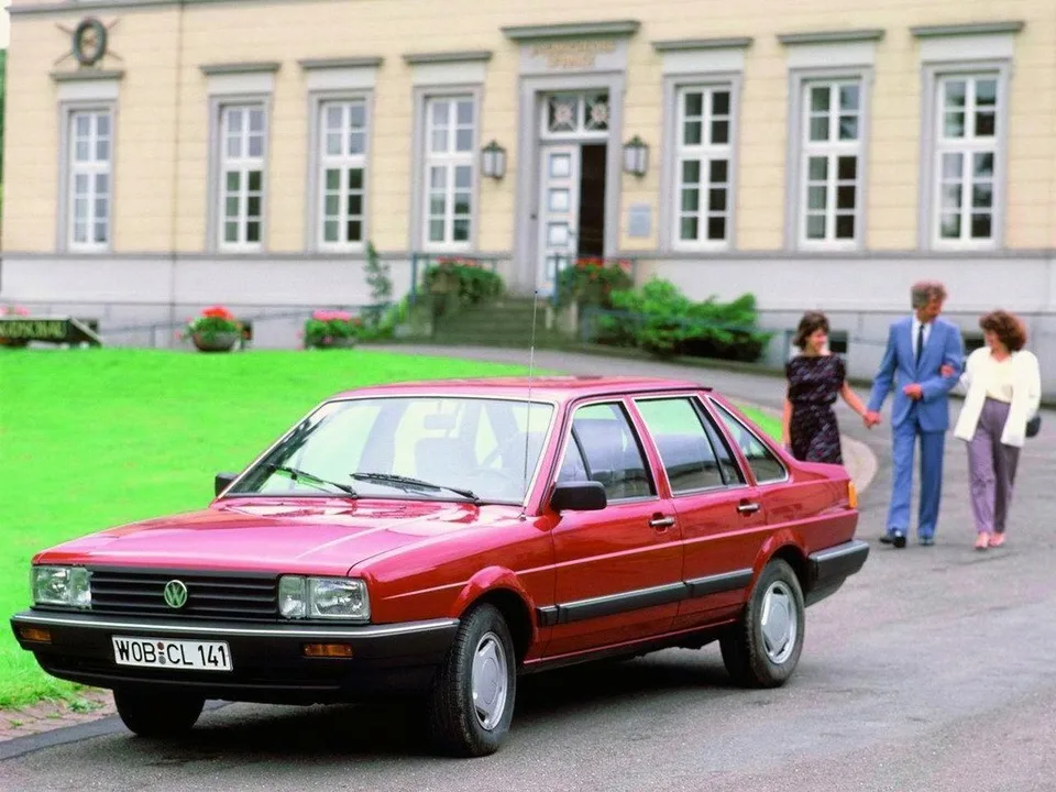 Volkswagen Passat, 2 поколение, B2, Седан