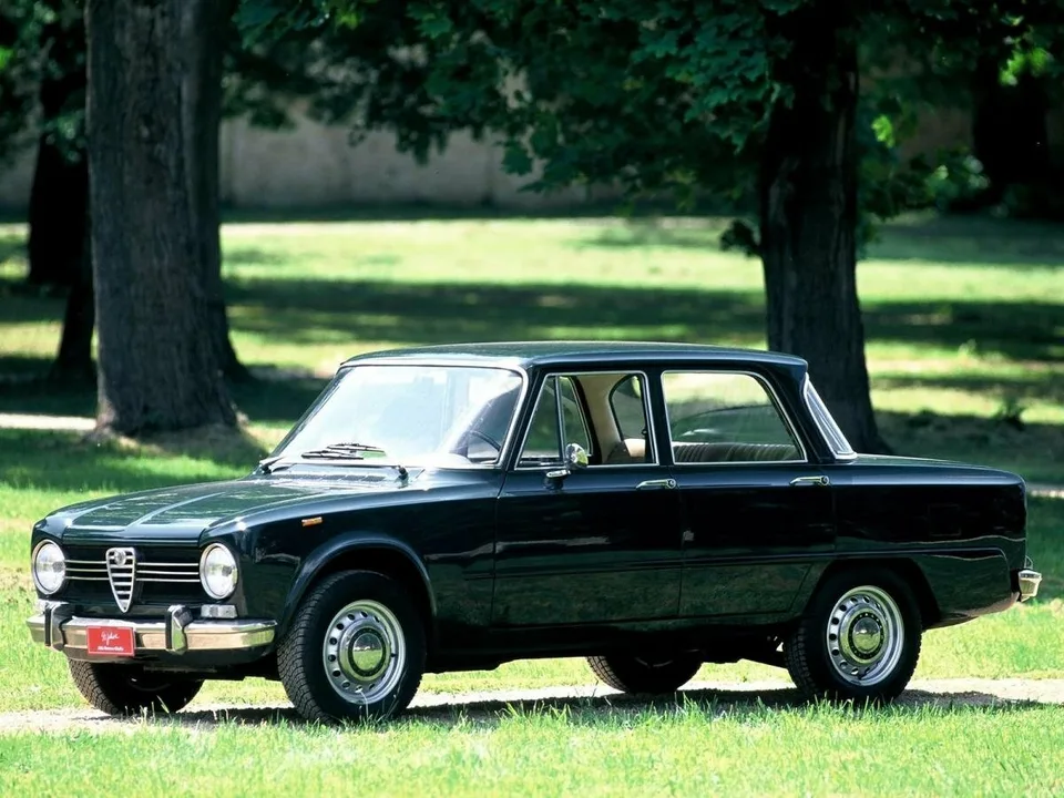 Alfa Romeo Giulia, Generation 1, 105, Sedan