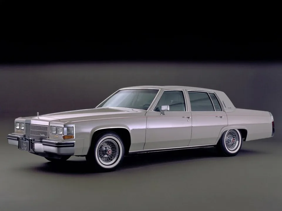 Cadillac DeVille, V, Sedan