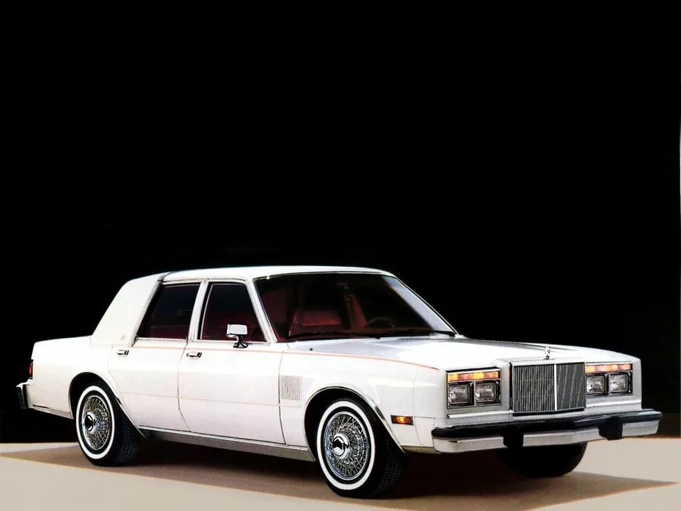 Chrysler Fifth Avenue, Generation 1, Sedan