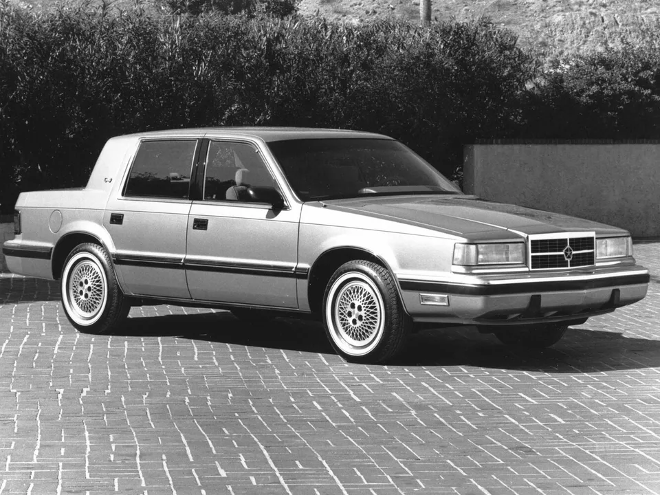 Chrysler Dynasty, , Sedan