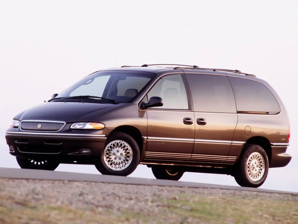 Chrysler Town & Country, III, Минивэн