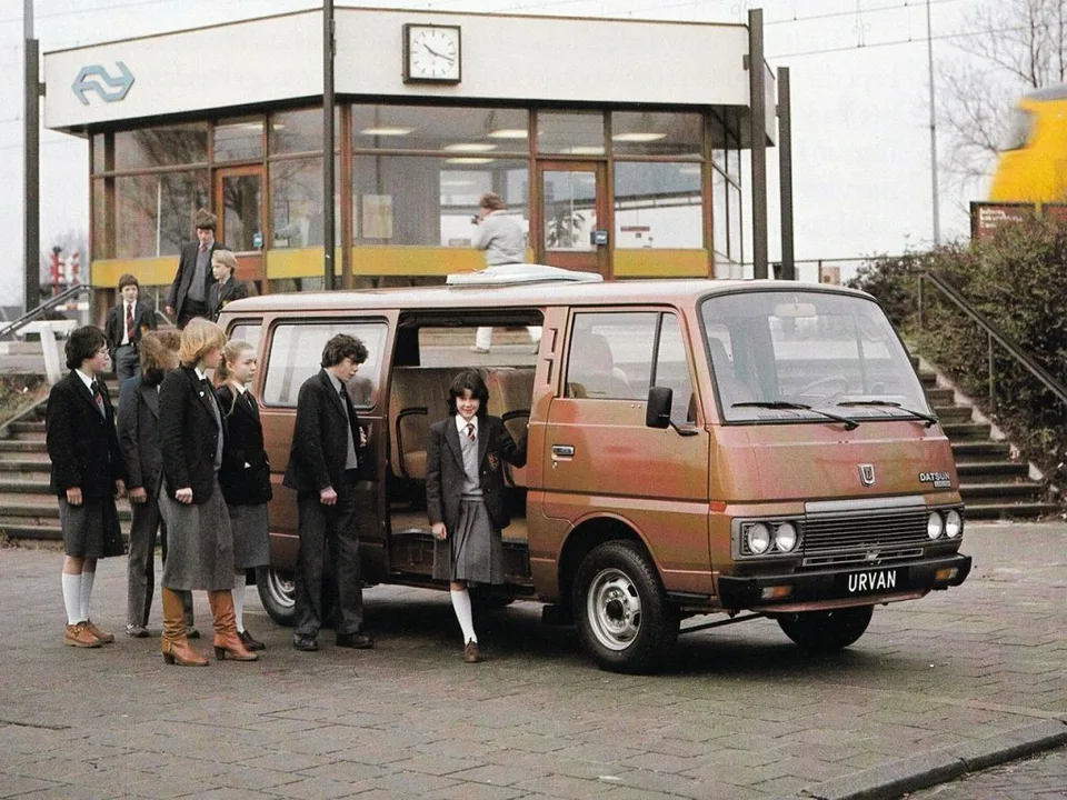 Datsun Urvan, E23, Минивэн