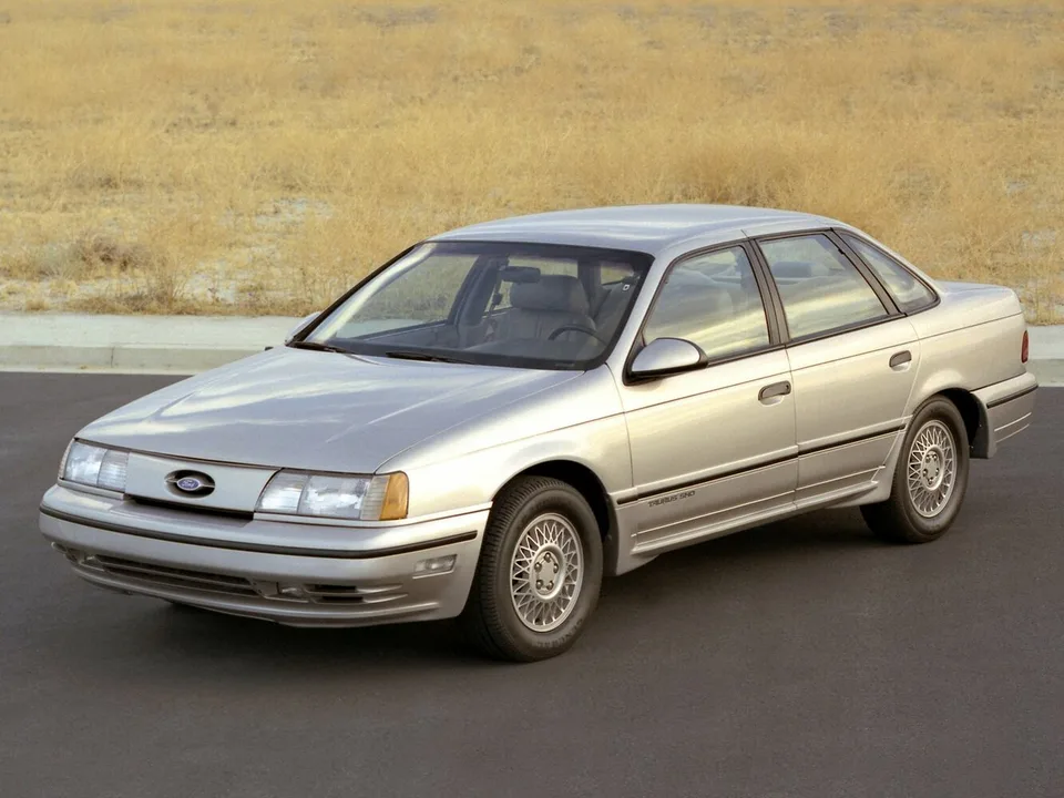 Ford Taurus, Generation 1, Sedan