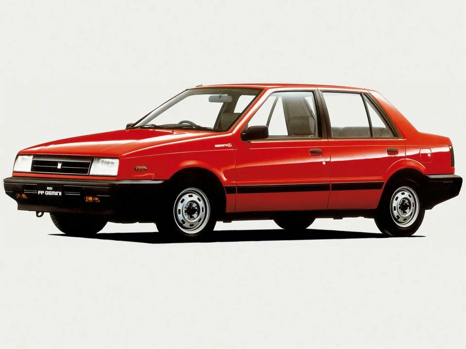 Isuzu Gemini, Generation 2, JT150, Sedan