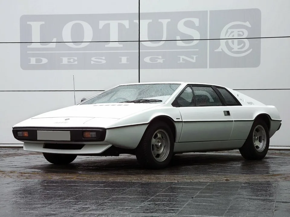 Lotus Esprit, I, Coupe