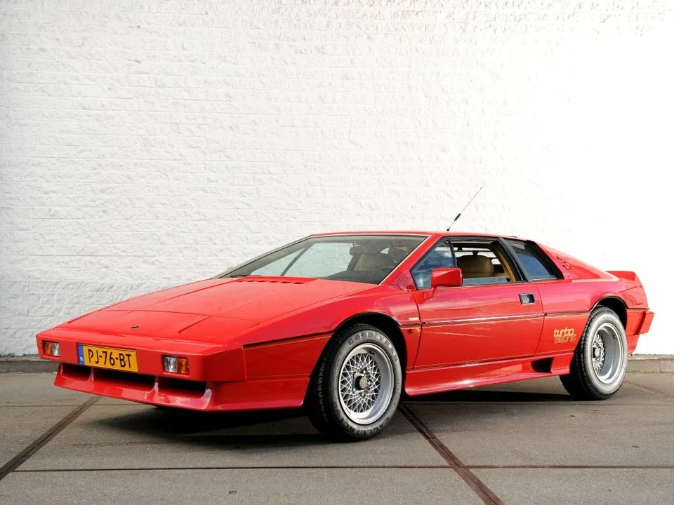 Lotus Esprit, III, Coupe