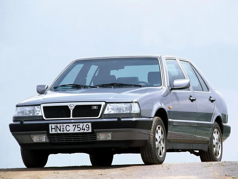 Lancia Thema, Generation 1, Y9, Sedan
