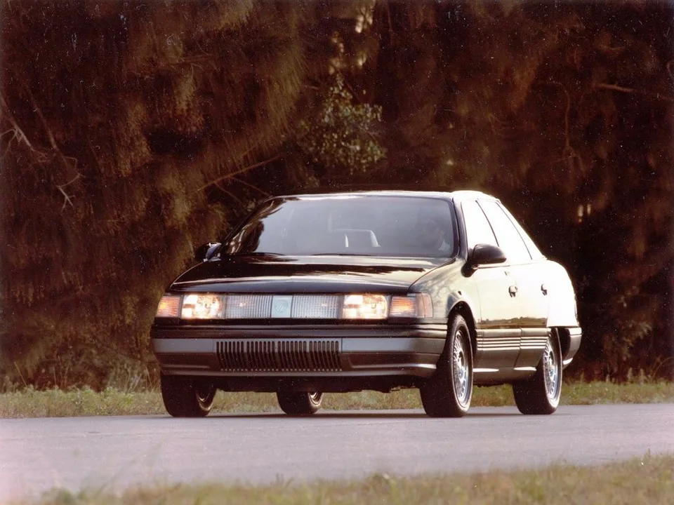 Mercury Sable, Generation 1, Sedan