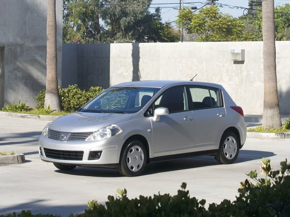 Nissan Versa, 1 поколение, C11, Хэтчбек, 5 дверей