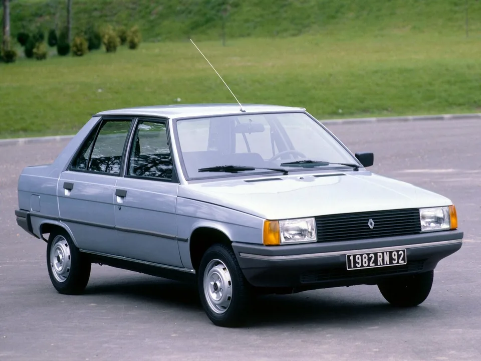 Renault 9, I, Седан