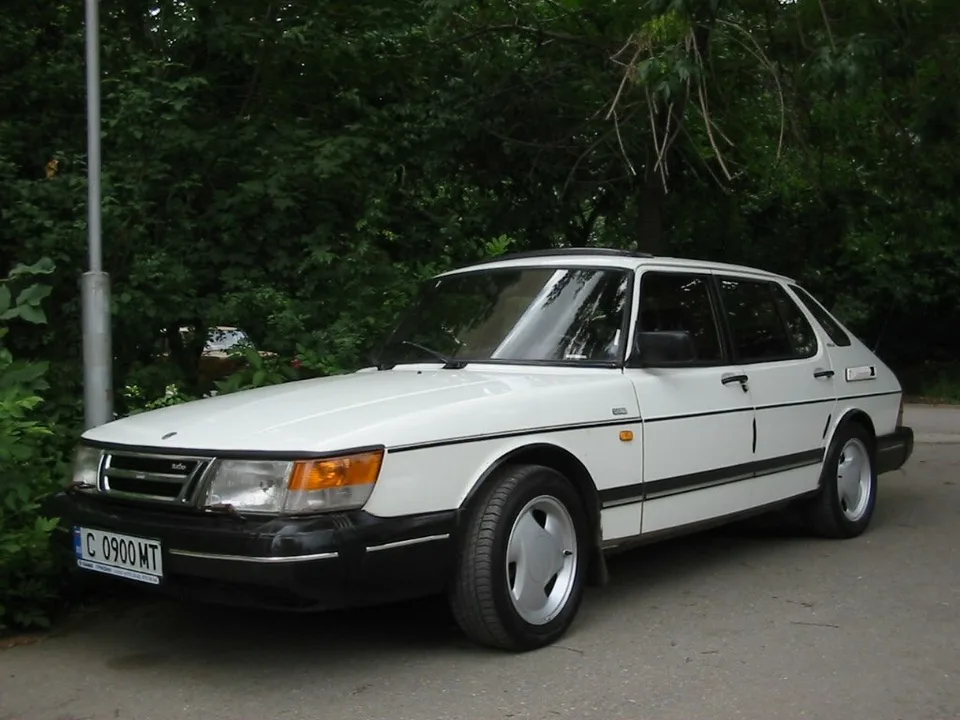 Saab 900, Generation 1, OG, 5-door hatchback