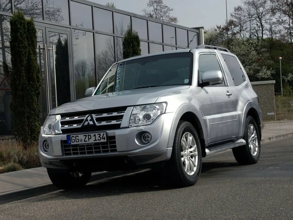 Mitsubishi Pajero, Generation 4, V80, facelift, 3-door SUV