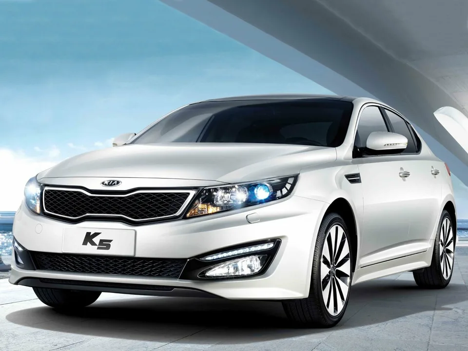 Kia K5, Generation 1, TF, Sedan