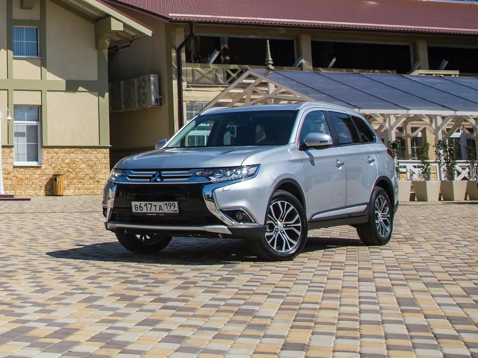 Mitsubishi Outlander, Generation 3, second facelift, Crossover / SUV