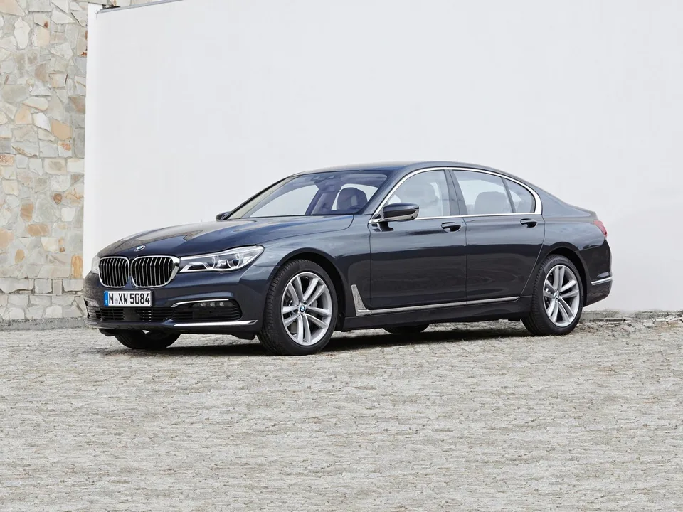 BMW 7 серии, VI (G11/G12), Седан