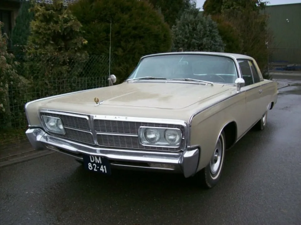 Chrysler Imperial Crown, ii, Hardtop coupe