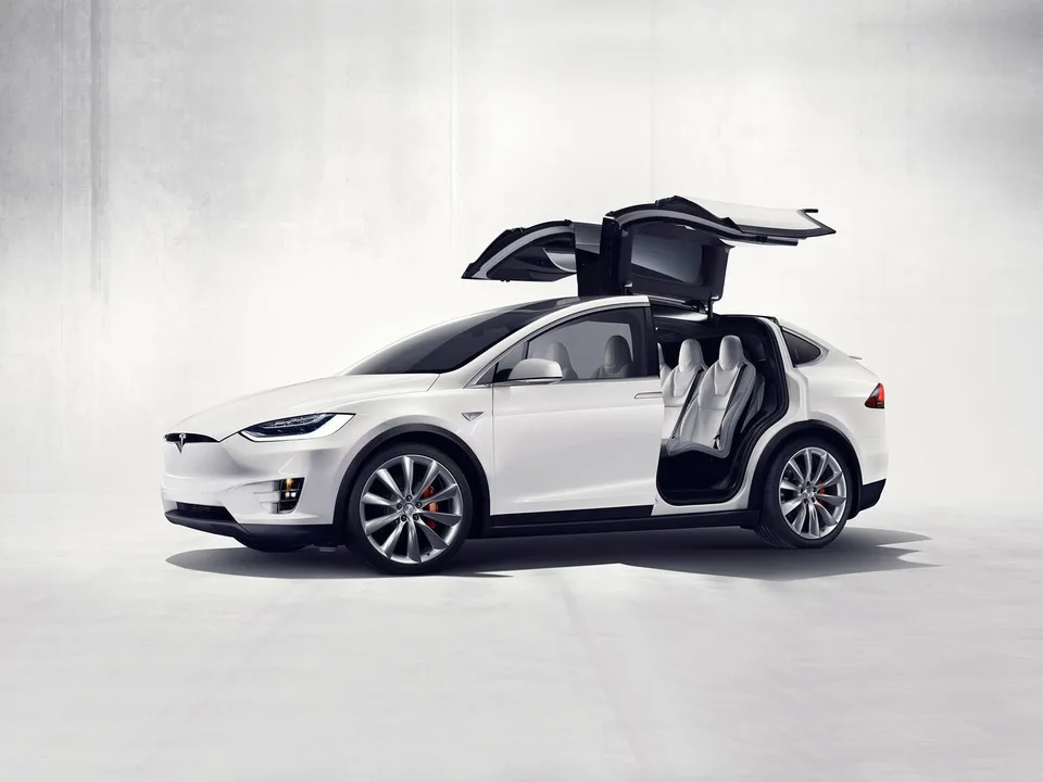 Tesla Model X, 1 поколение, Кроссовер / внедорожник