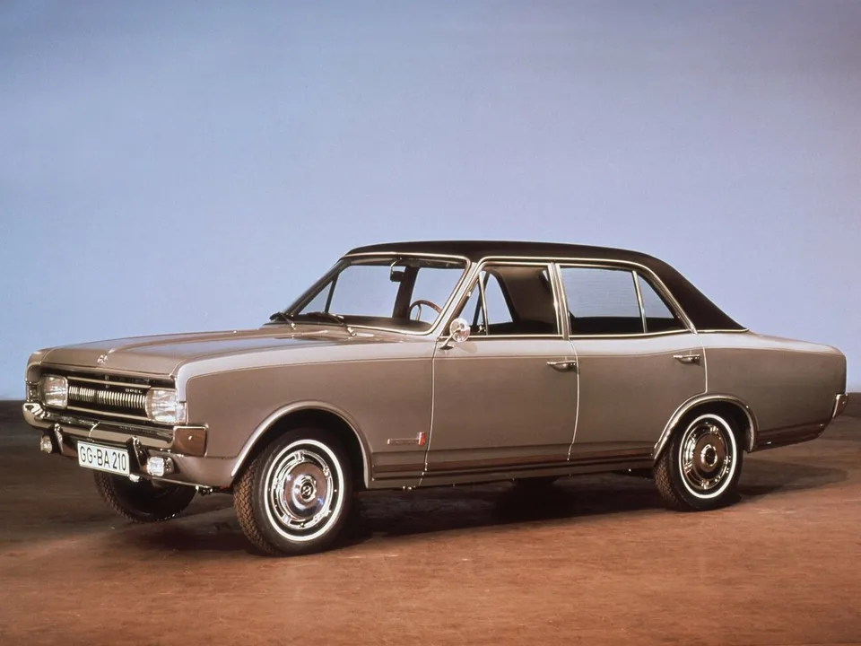 Opel Commodore, A, Sedan