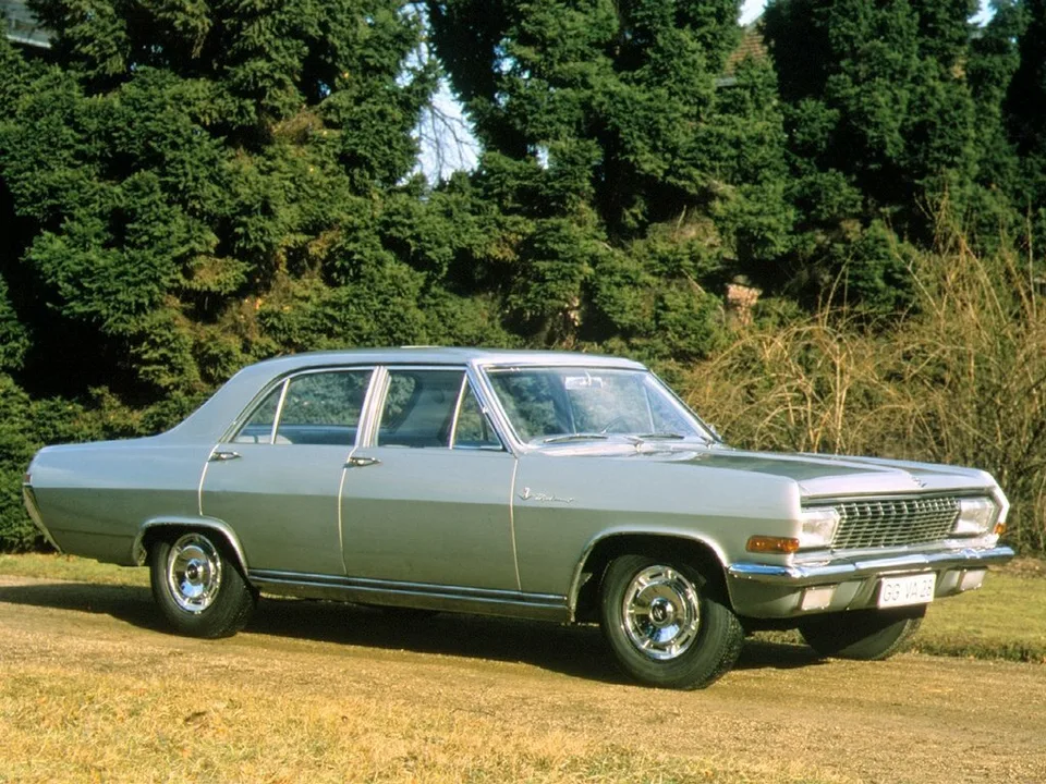 Opel Diplomat, A, Sedan
