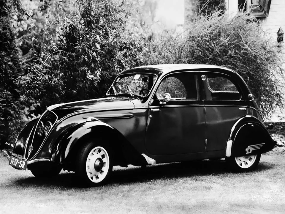 Peugeot 202, , Седан