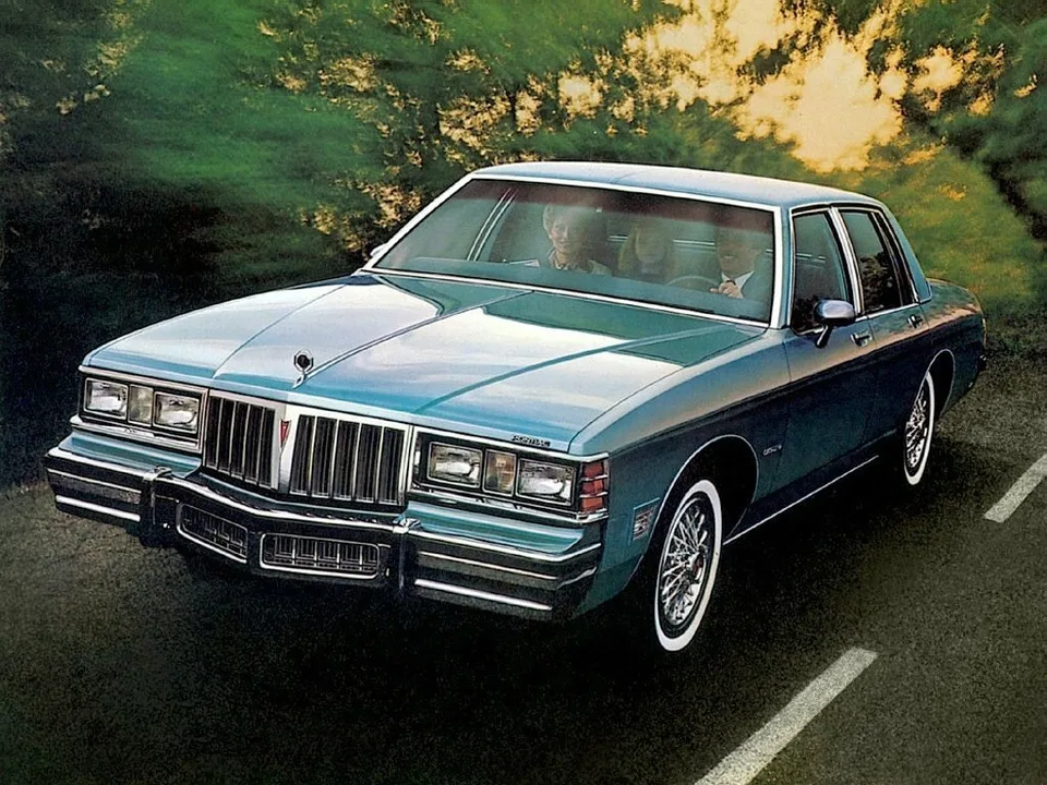 Pontiac Catalina, V, Седан