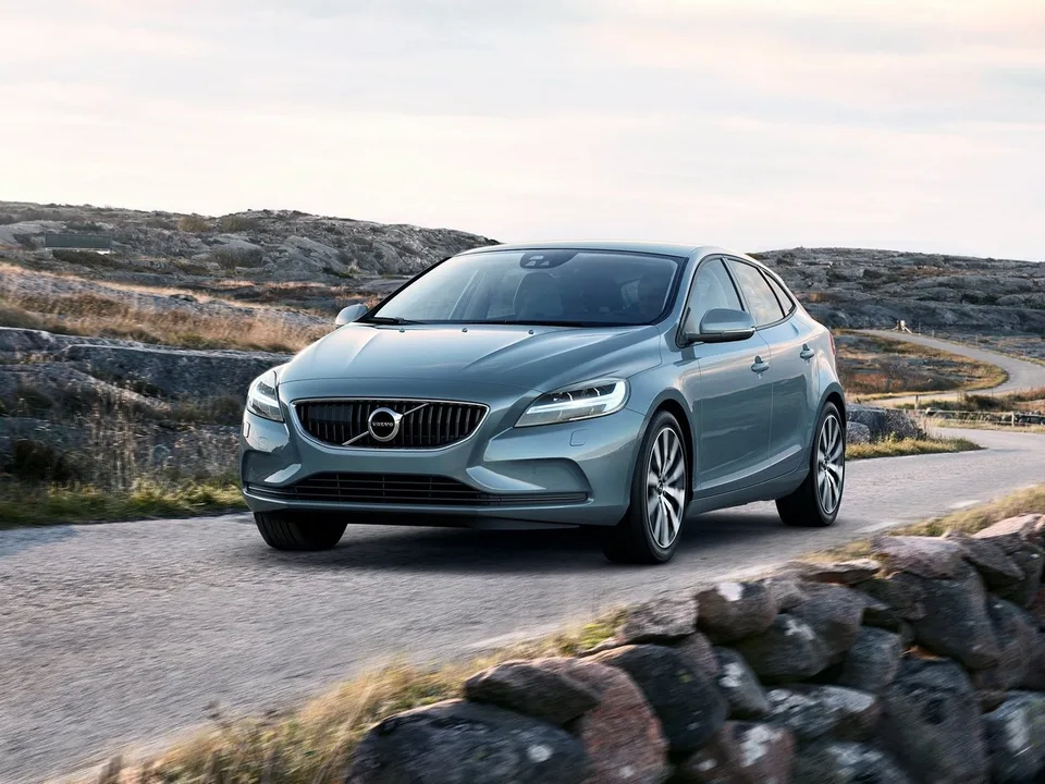 Volvo V40, Generation 2, facelift, 5-door hatchback