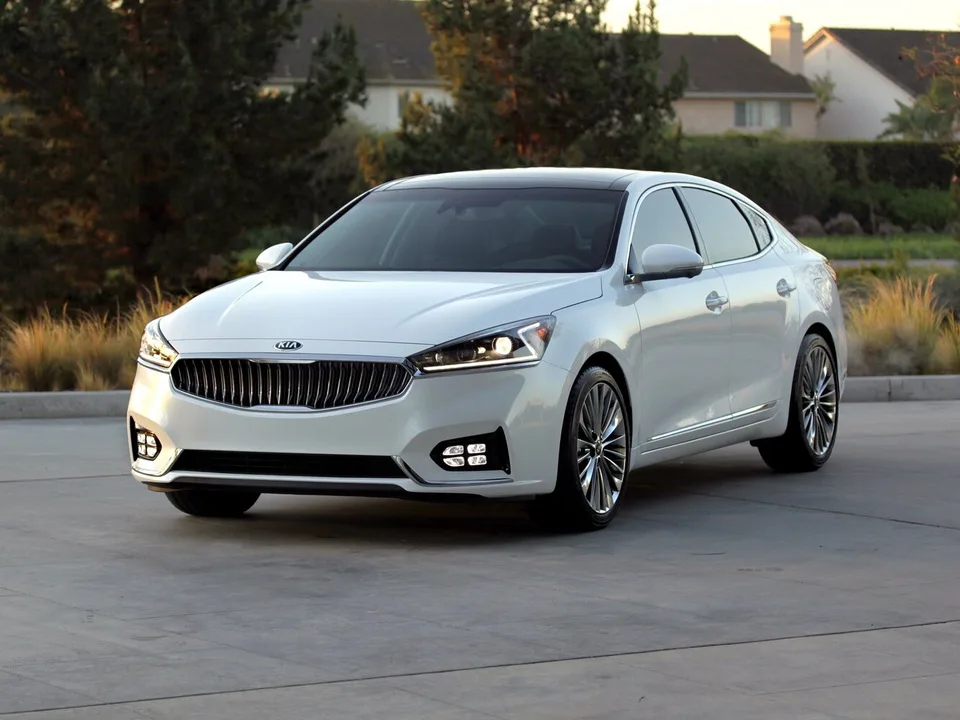 Kia Cadenza, Generation 2, YG, Sedan