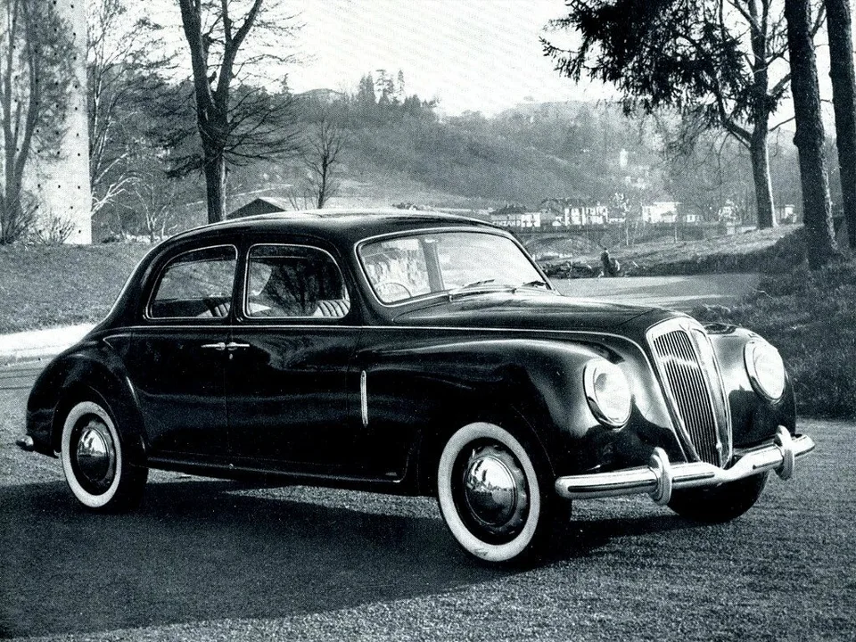 Lancia Aurelia, , Седан