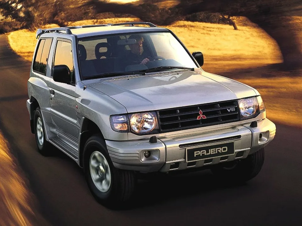 Mitsubishi Pajero, Generation 2, V20, facelift, 3-door SUV
