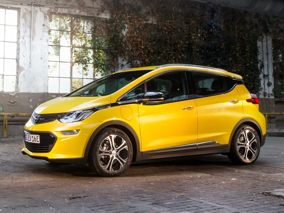 Opel Ampera, Generation 2, 5-door hatchback
