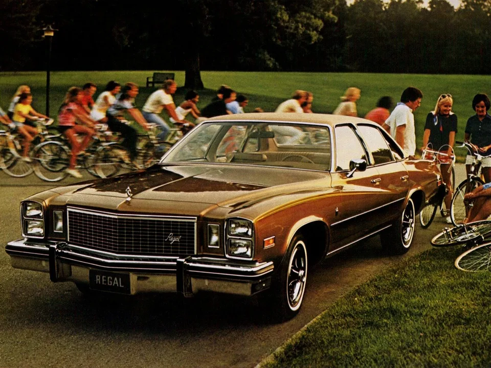 Buick Regal, Generation 1, Sedan