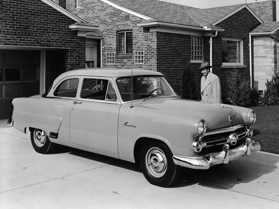 Ford Mainline, , 2-door sedan