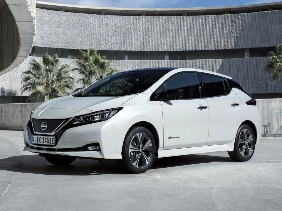 Nissan Leaf, 2 поколение, ZE1, Хэтчбек, 5 дверей