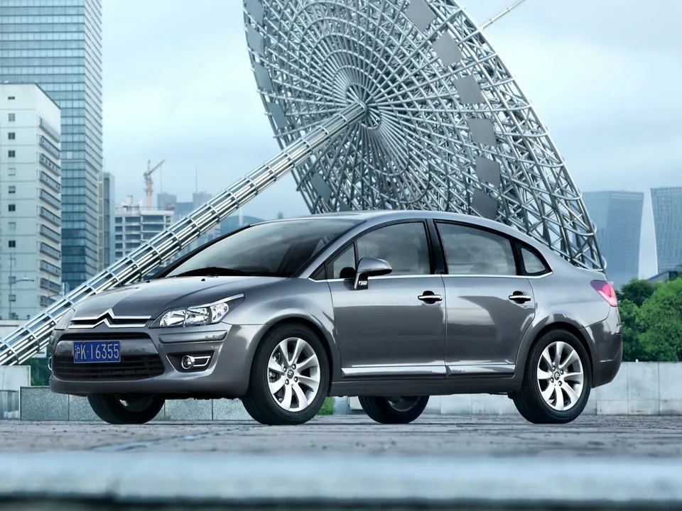 Citroen C-Quatre, I, Sedan