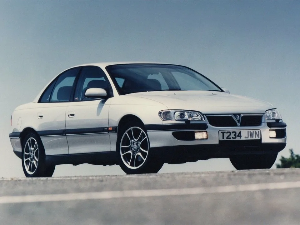 Vauxhall Omega, B, Седан
