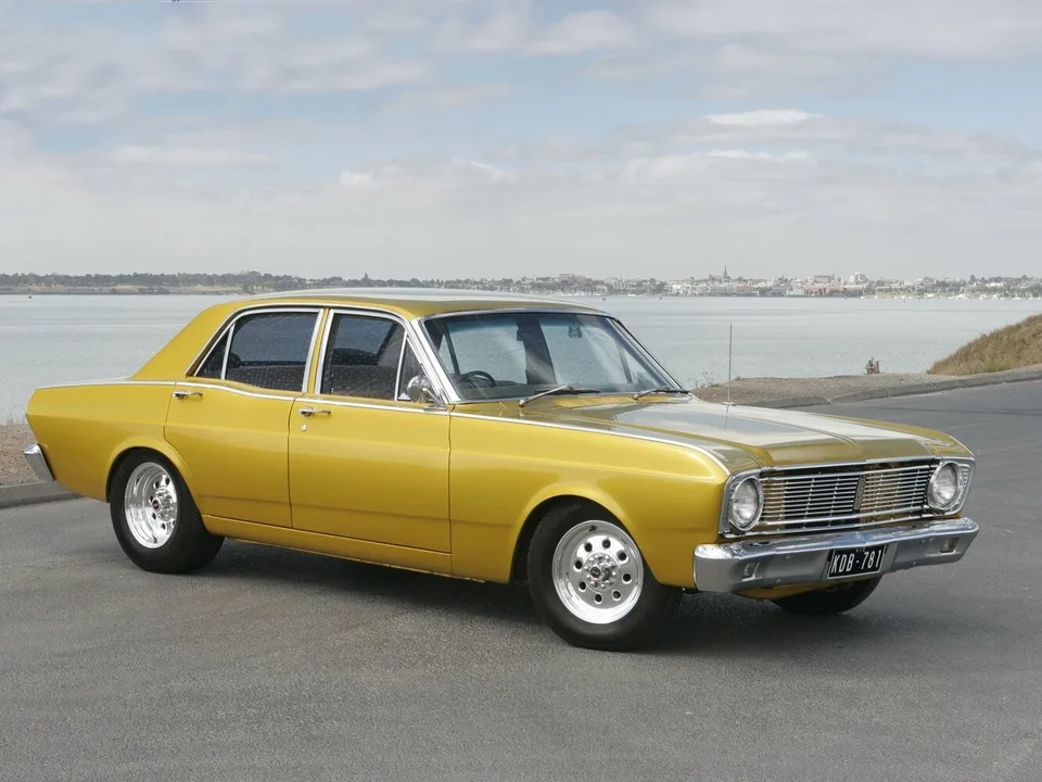 Ford Falcon, II (XR, XT, XW, XY), Sedan